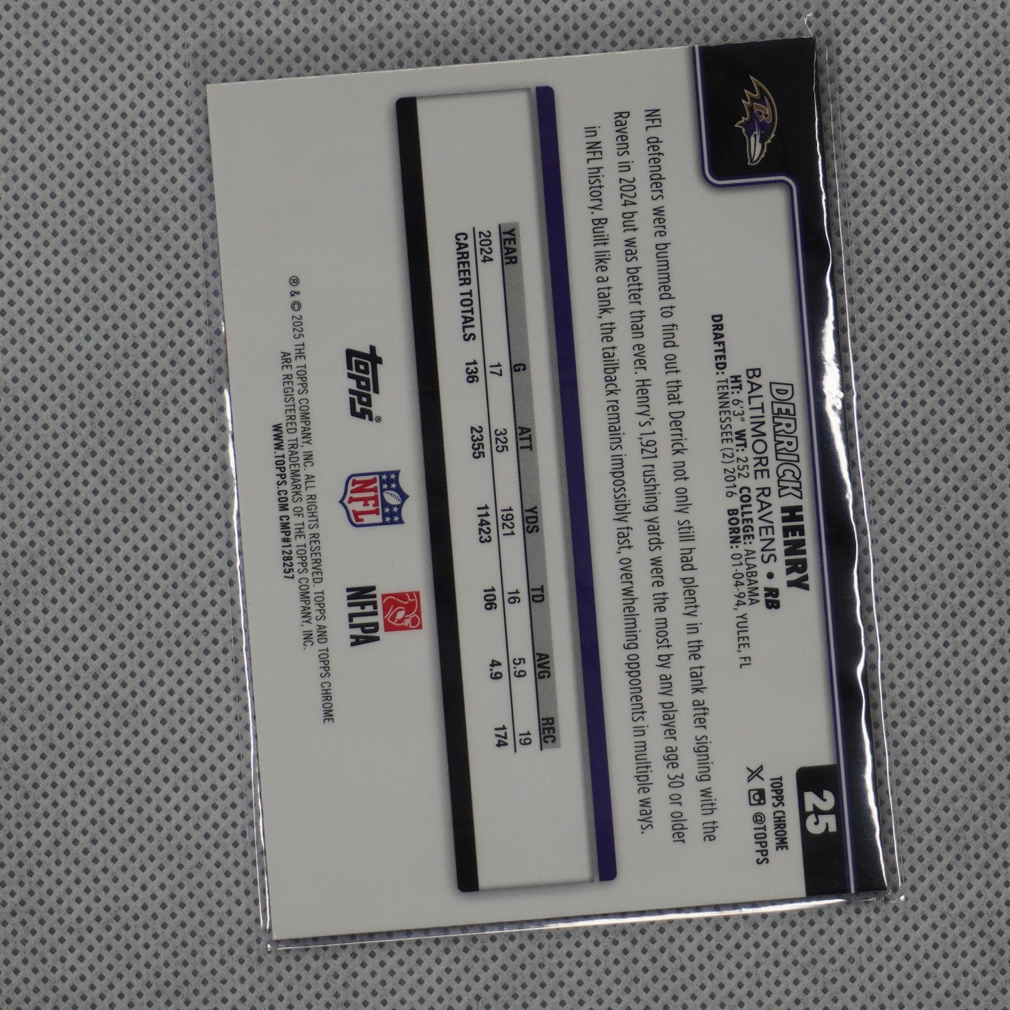 2025 Topps Chrome #25 Derrick Henry Hot Pink X-Fractor Baltimore Ravens