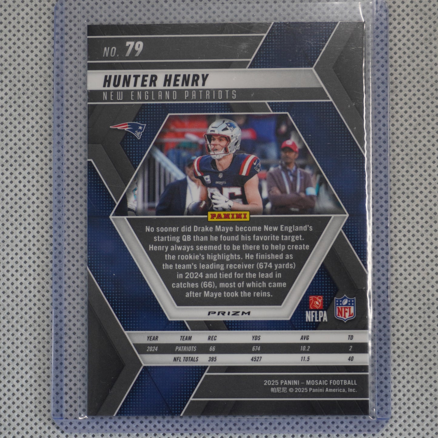 2025 Panini Mosaic #79 Hunter Henry Mosaic Green New England Patriots