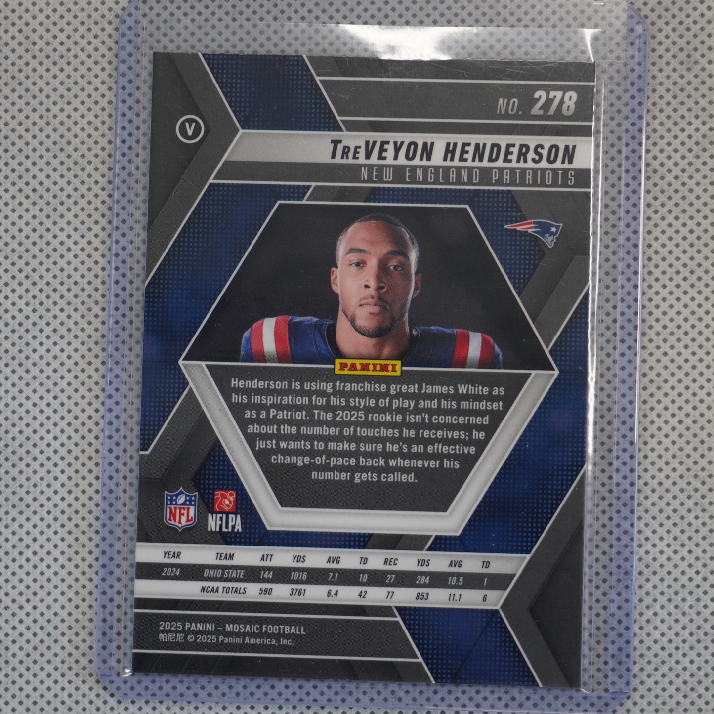 2025 Panini Mosaic #278 TreVeyon Henderson Variation New England Patriots RC