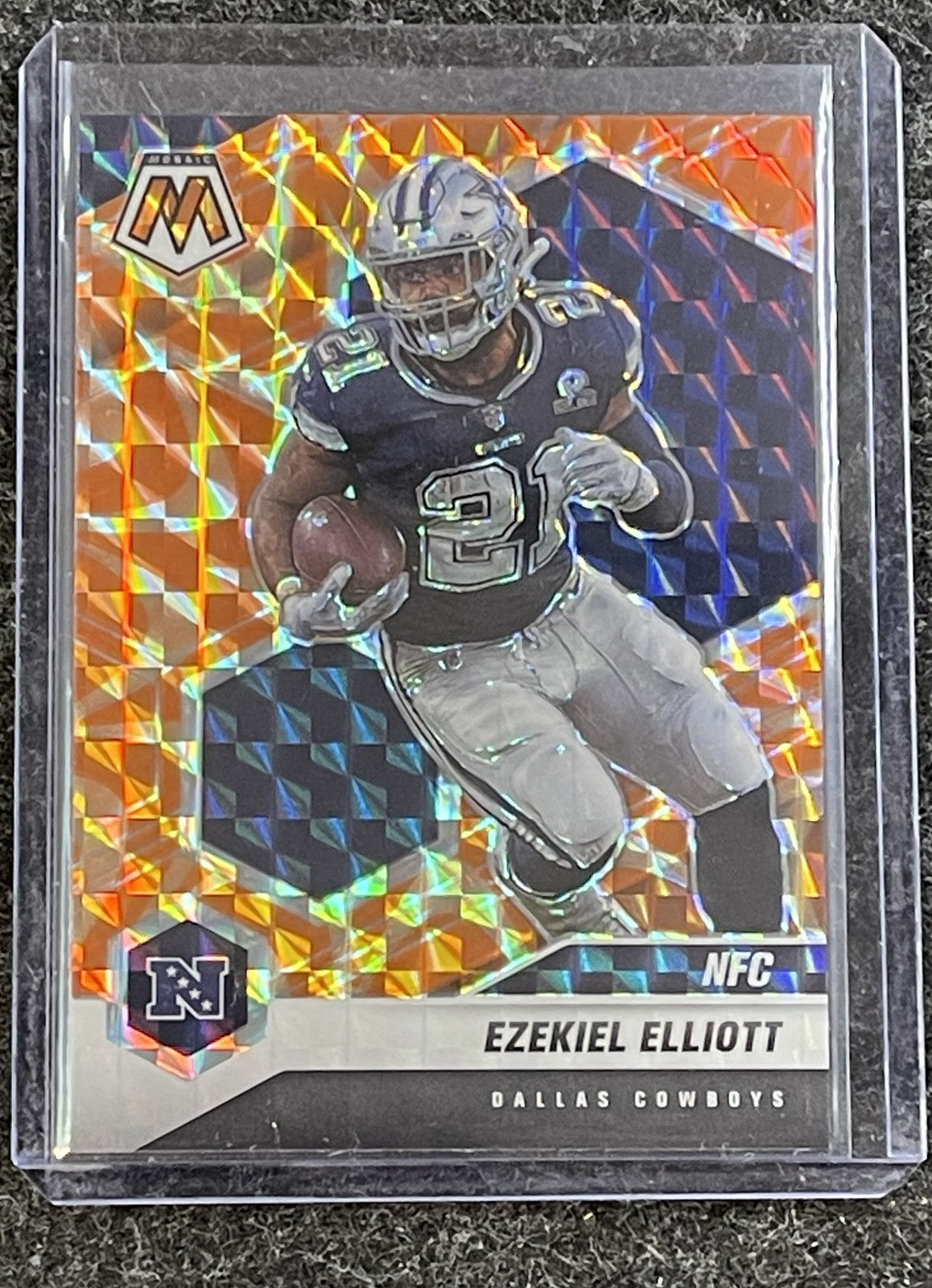 2021 Panini Mosaic #215 Ezekiel Elliott Reactive Orange Dallas Cowboys