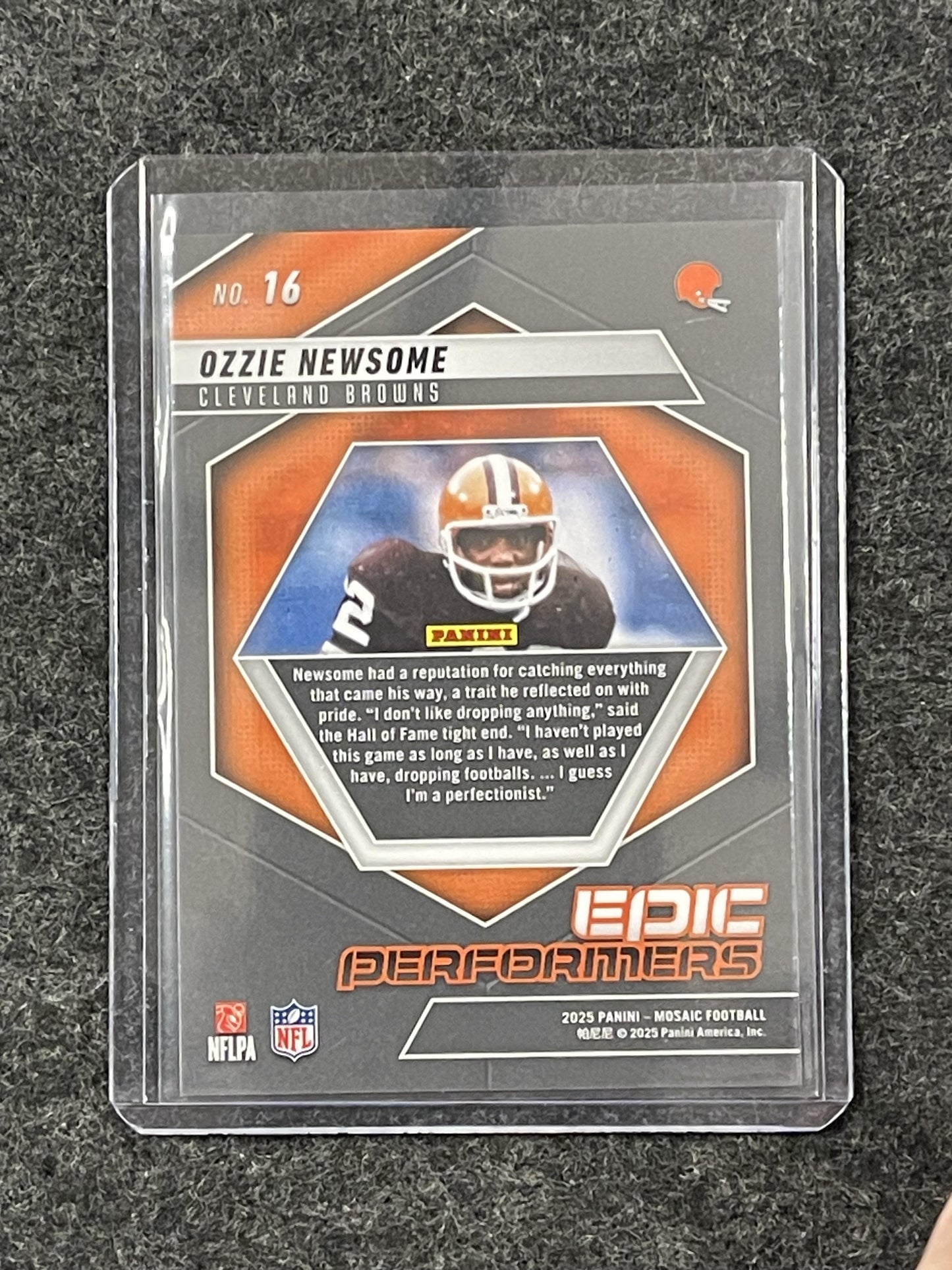 2025 Panini Mosaic #16 Ozzie Newsome Epic Performers Mosaic Cleveland Browns
