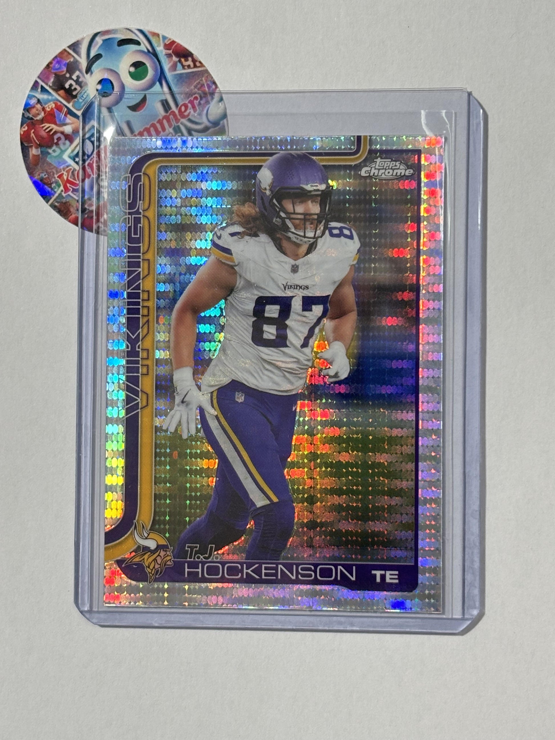 2025 Topps Chrome #200 T.J. Hockenson Pulsar Refractor Minnesota Vikings