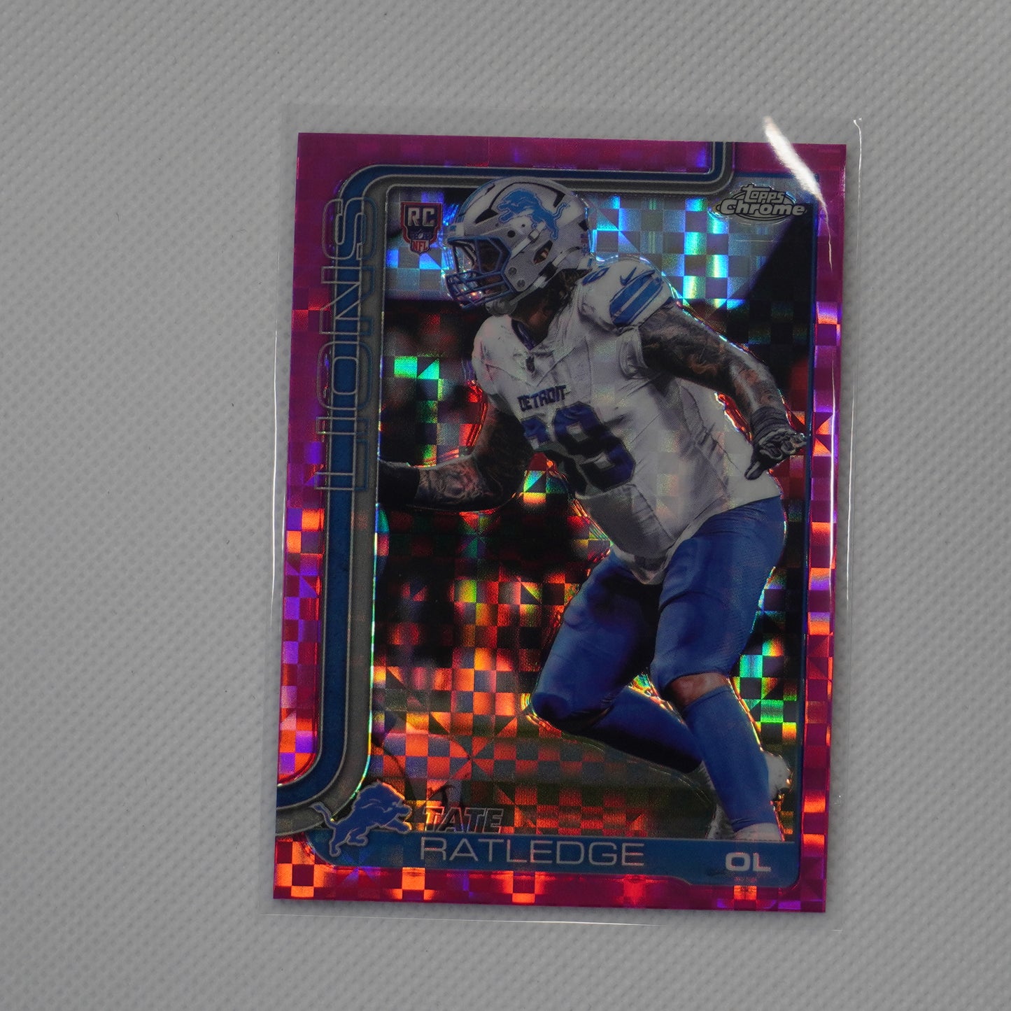 2025 Topps Chrome #383 Tate Ratledge Hot Pink X-Fractor Detroit Lions RC
