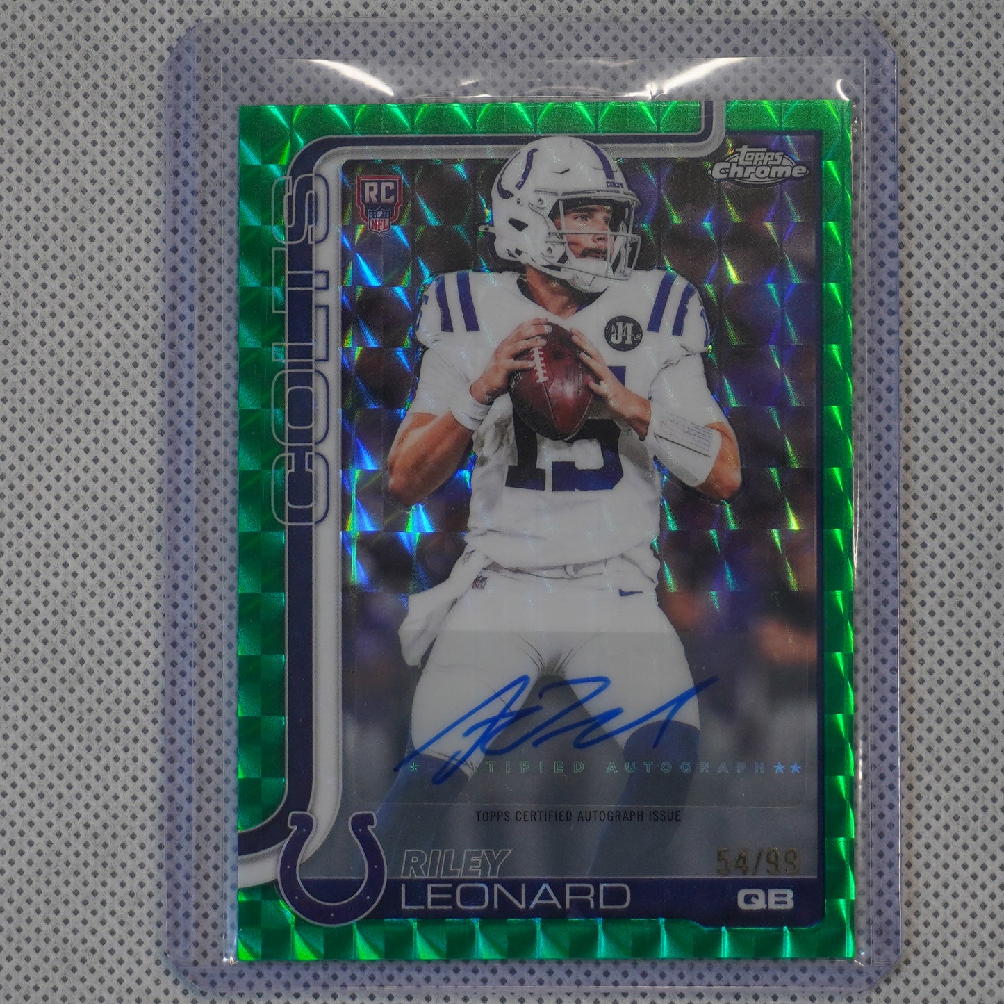 2025 Topps Chrome #RA-RL Riley Leonard Chrome Rookie Autographs Green Geometric Refractor #/99 Indianapolis Colts SN.AU