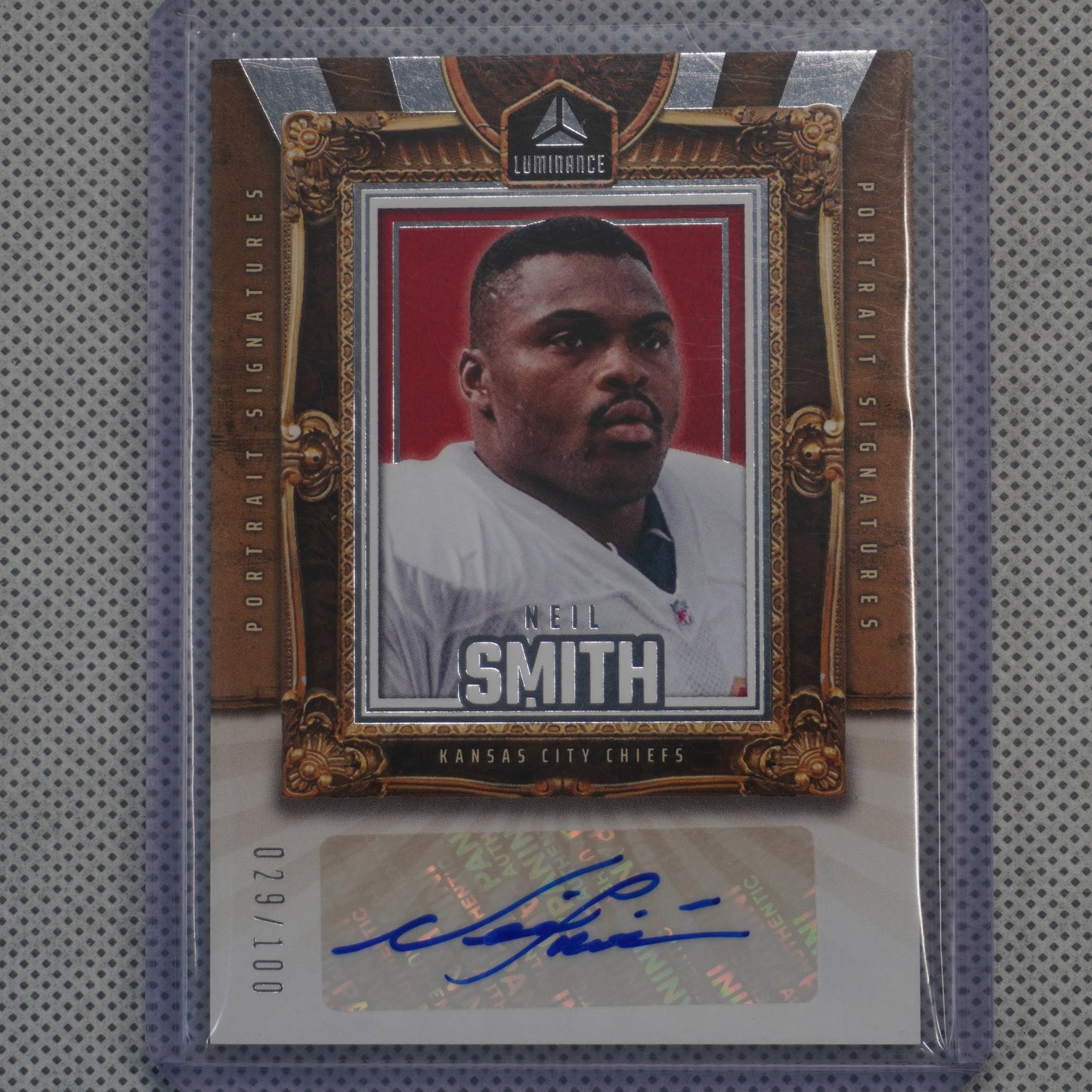2024 Panini Luminance #PS-NSH Neil Smith Portrait Signatures #/100 Kansas City Chiefs SN,AU