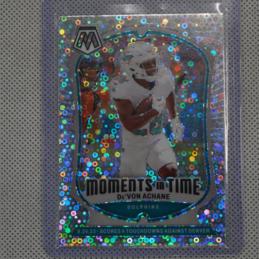2024 Panini Mosaic #16 De'Von Achane Moments in Time No Huddle Silver Miami Dolphins
