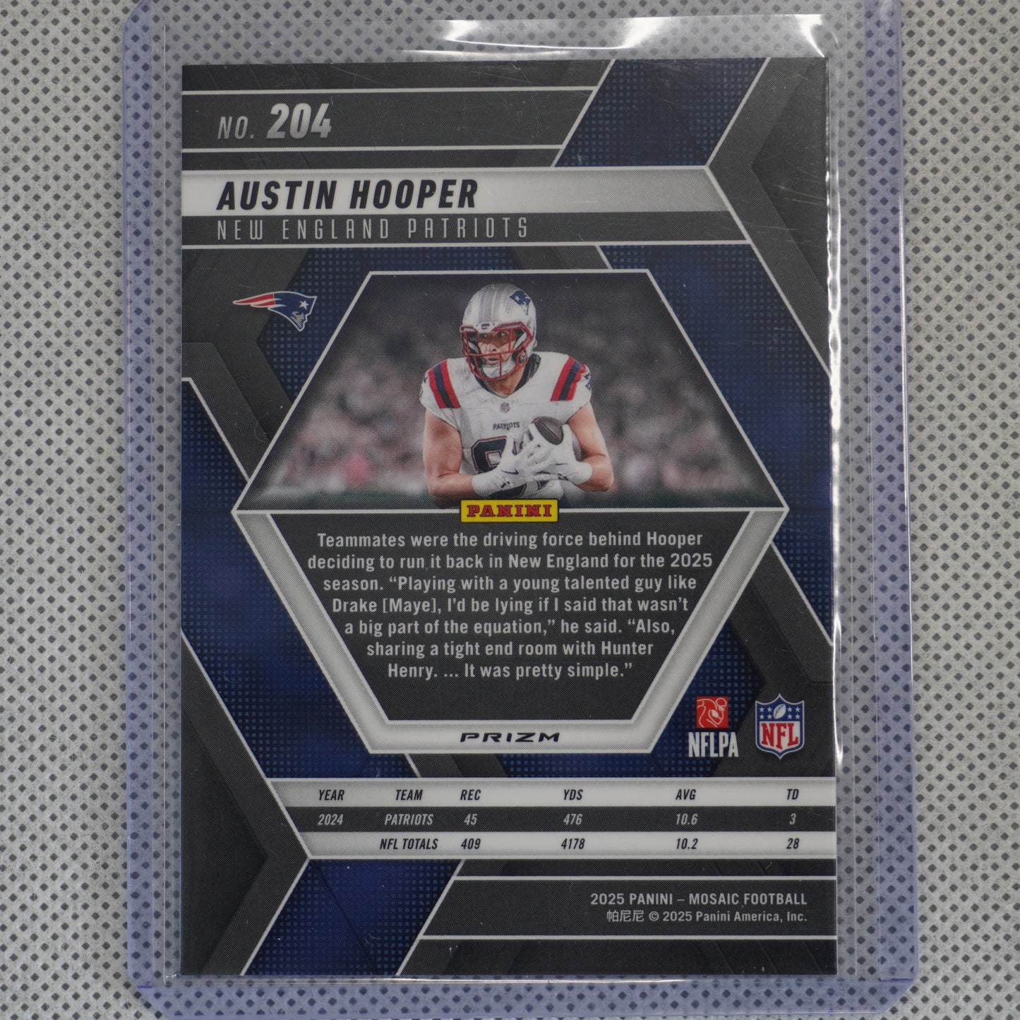 2025 Panini Mosaic #204 Austin Hooper Mosaic New England Patriots