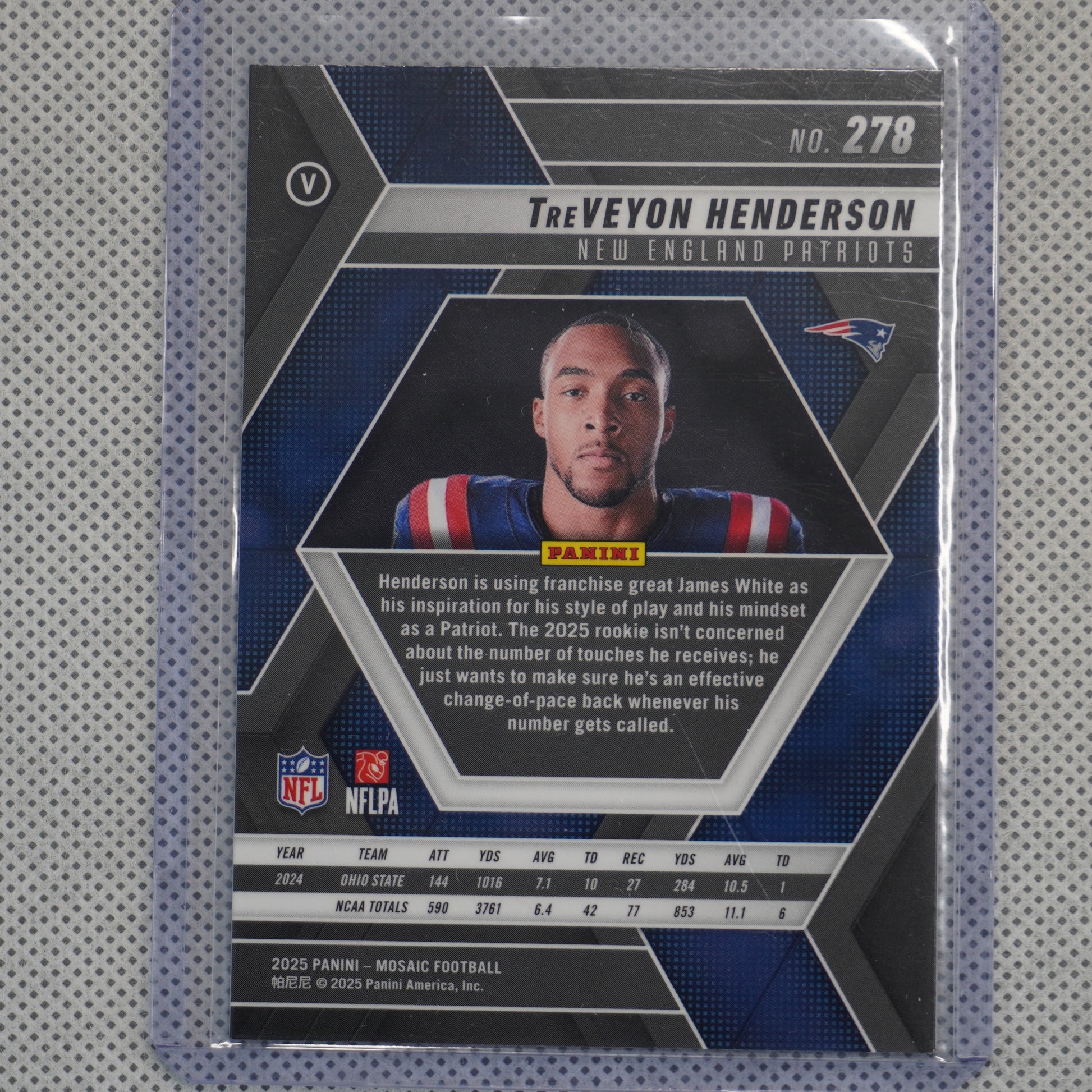 2025 Panini Mosaic #278 TreVeyon Henderson Mosaic Vari New England Patriots RC