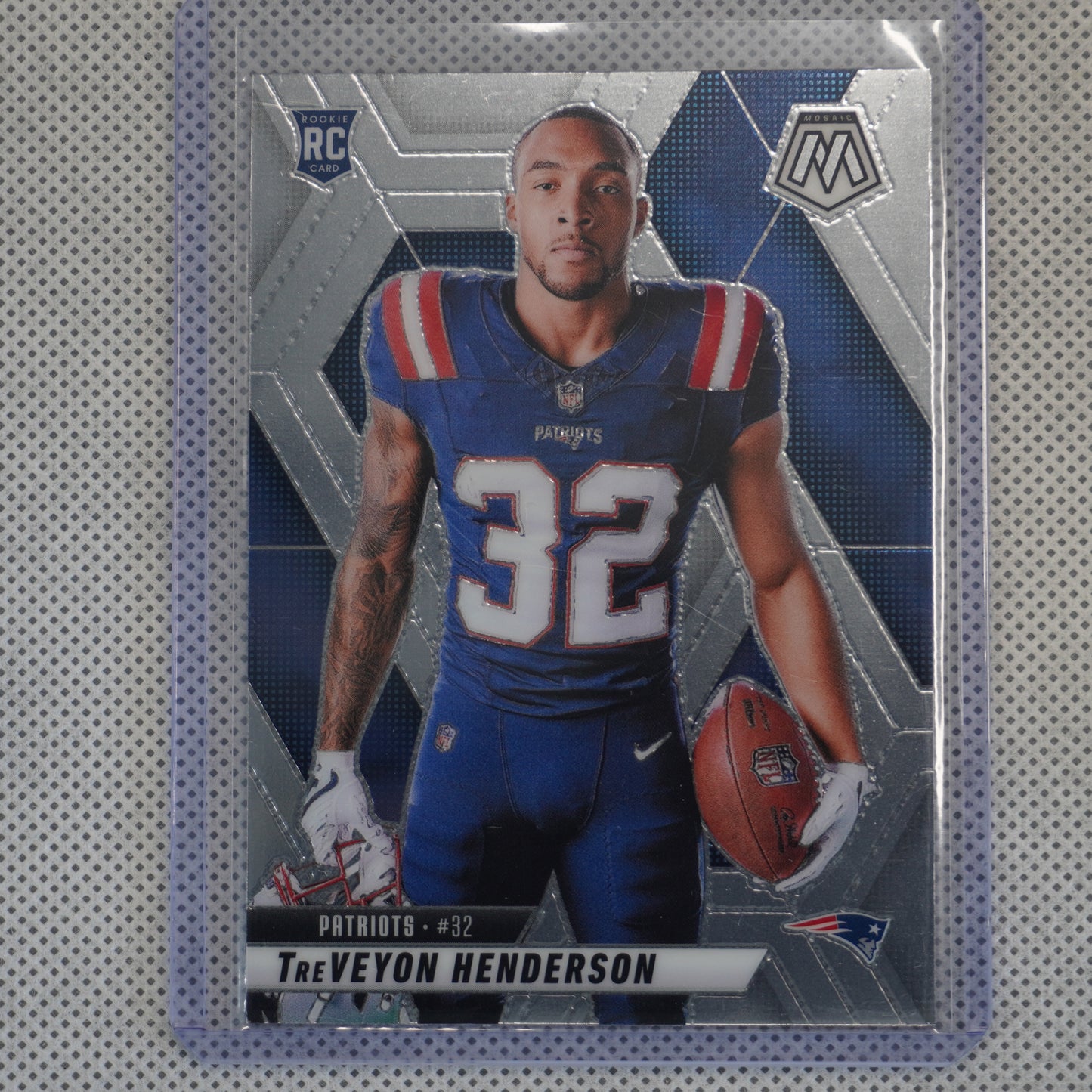 2025 Panini Mosaic #278 TreVeyon Henderson Variation New England Patriots RC