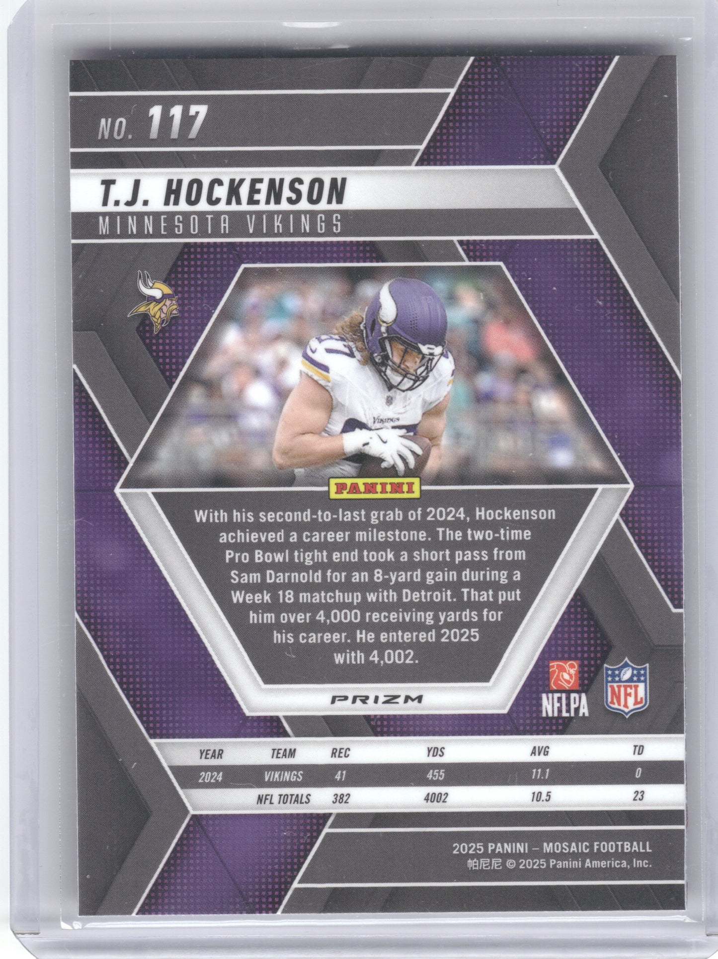 2025 Panini Mosaic #117 T.J. Hockenson Mosaic Camo Pink Minnesota Vikings