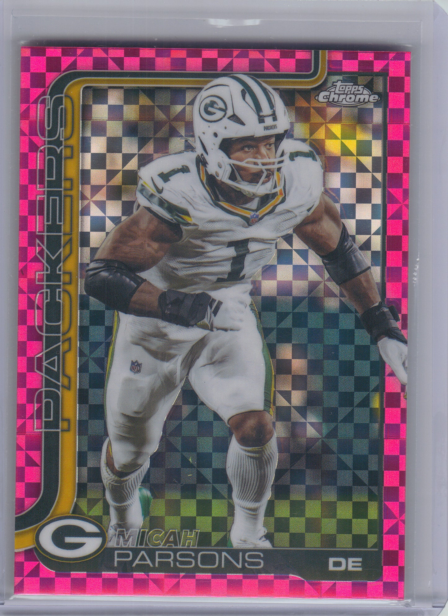 2025 Topps Chrome #77 Micah Parsons Hot Pink X-Fractor Green Bay Packers