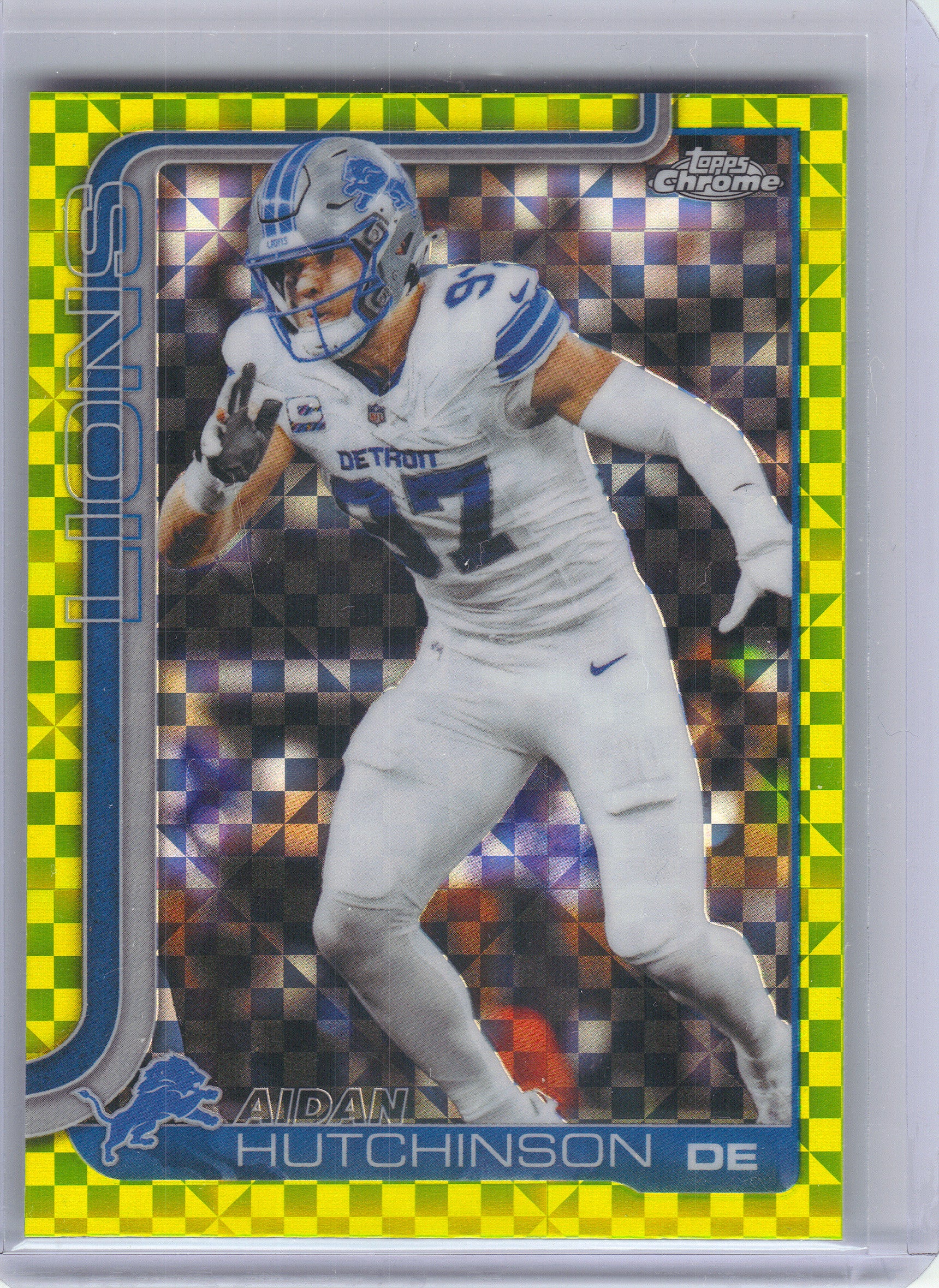 2025 Topps Chrome #104 Aidan Hutchinson Lime Green X-Fractor Detroit Lions