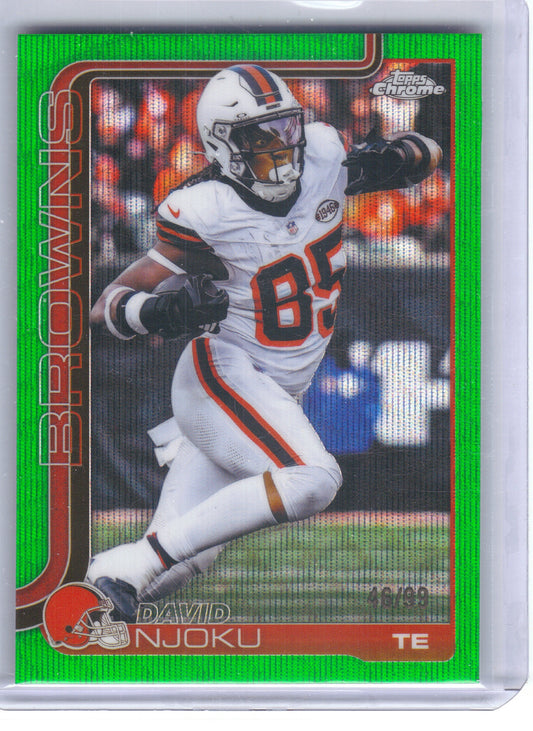 2025 Topps Chrome #69 David Njoku Green Wave Refractor #/99 Cleveland Browns SN