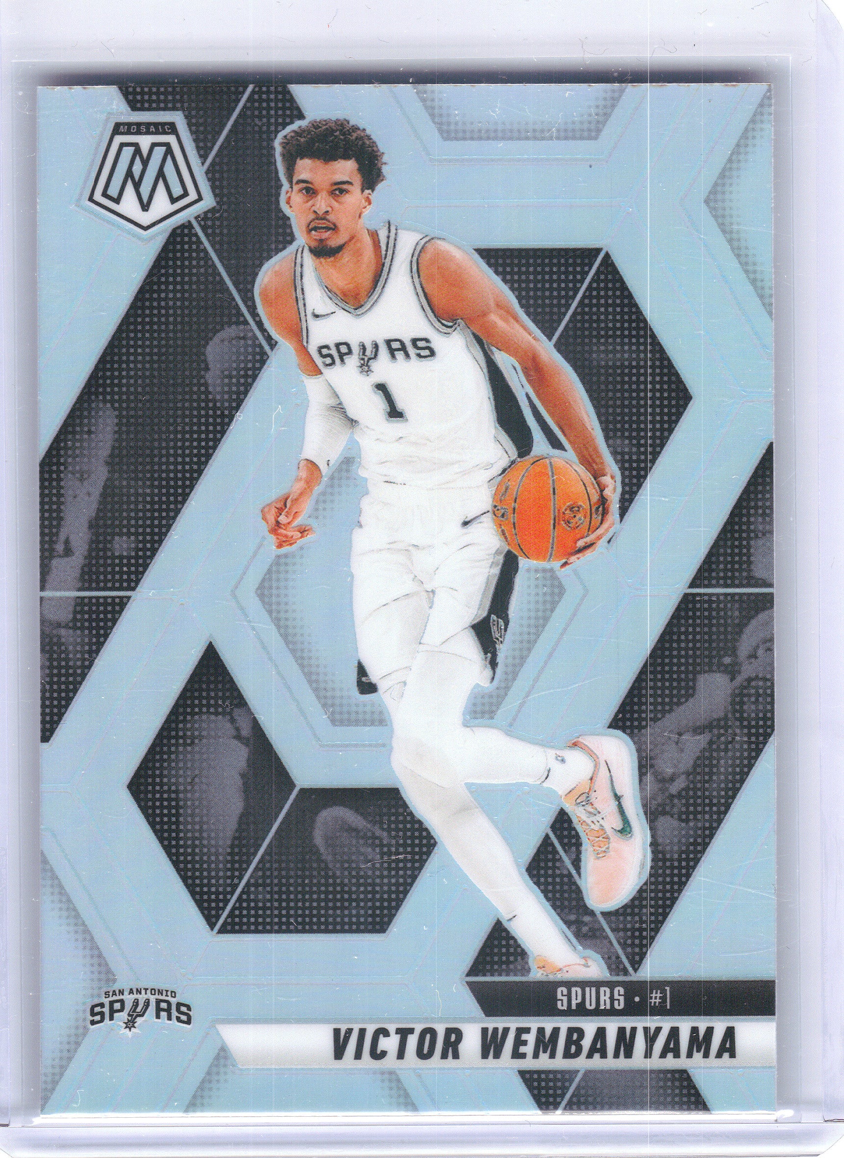 2024-25 Panini Mosaic #31 Victor Wembanyama Silver San Antonio Spurs