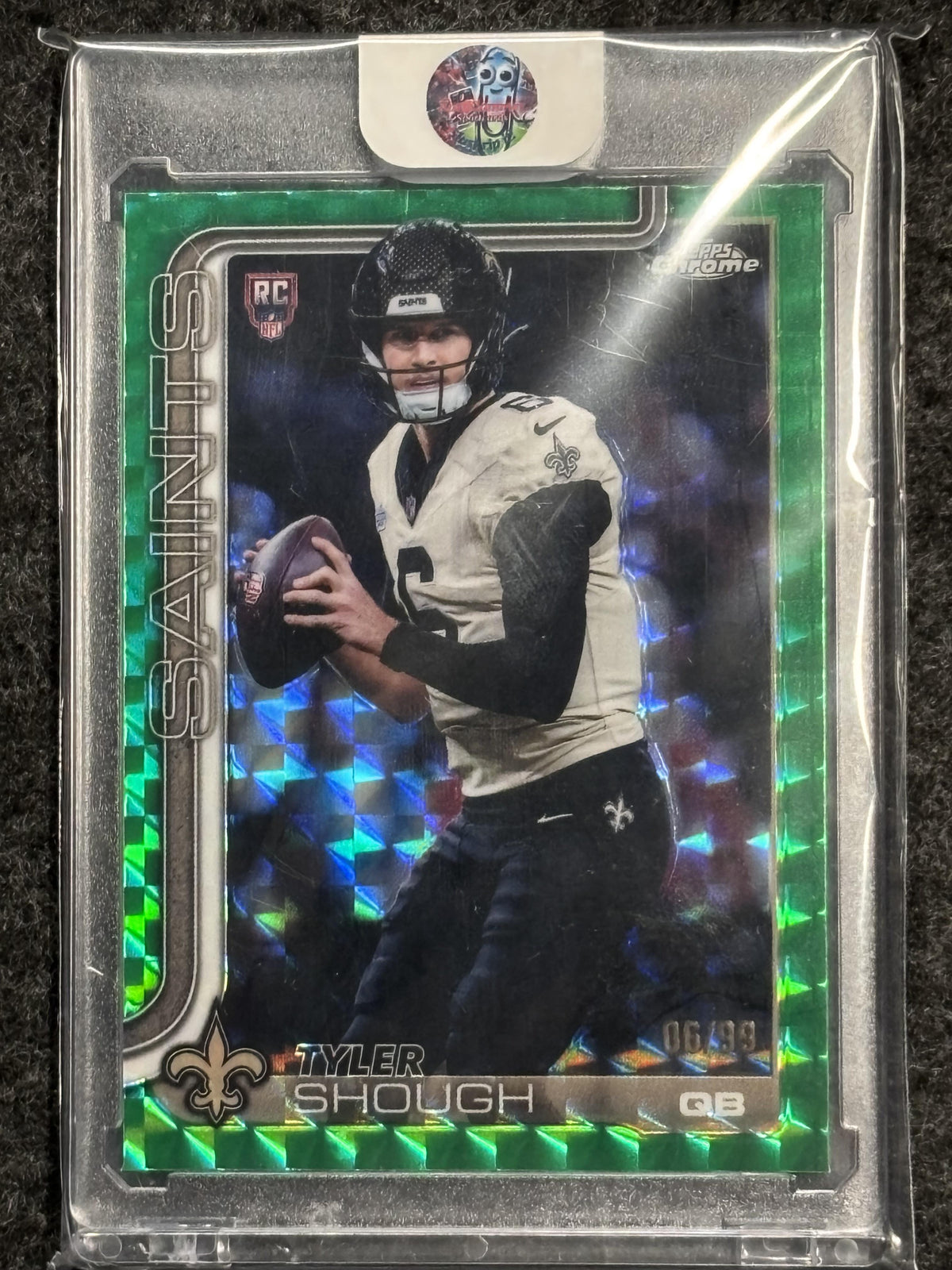 2025 Topps Chrome #398 Tyler Shough Green Geometric Refractor Jersey Match New Orleans Saints SN, RC