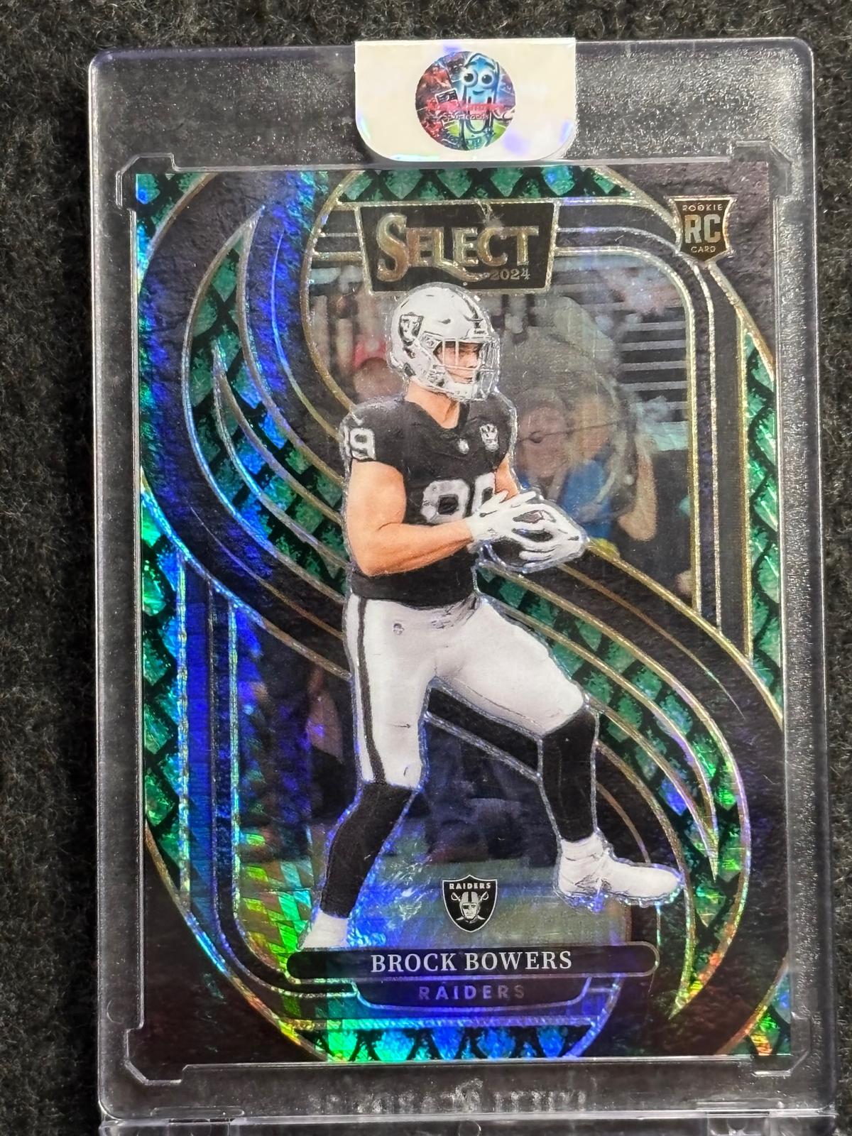 2024 Panini Select #118 Brock Bowers Dragon Scale Prizm #/81 Las Vegas Raiders SN, RC